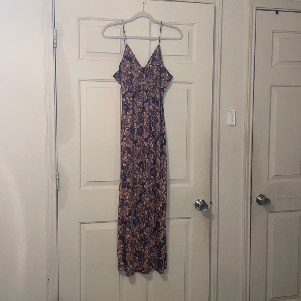 Paisley midi dress. Thin fabric perfect for summer
